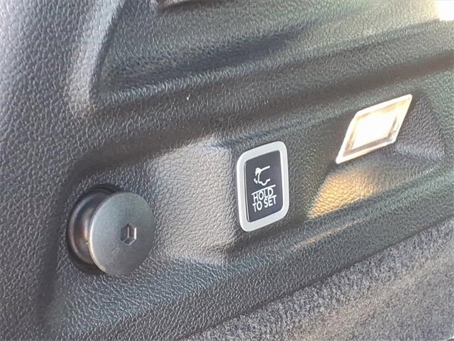 Certified 2022 Jeep Grand Cherokee L Overland w/ Luxury Tech Group IV image 30