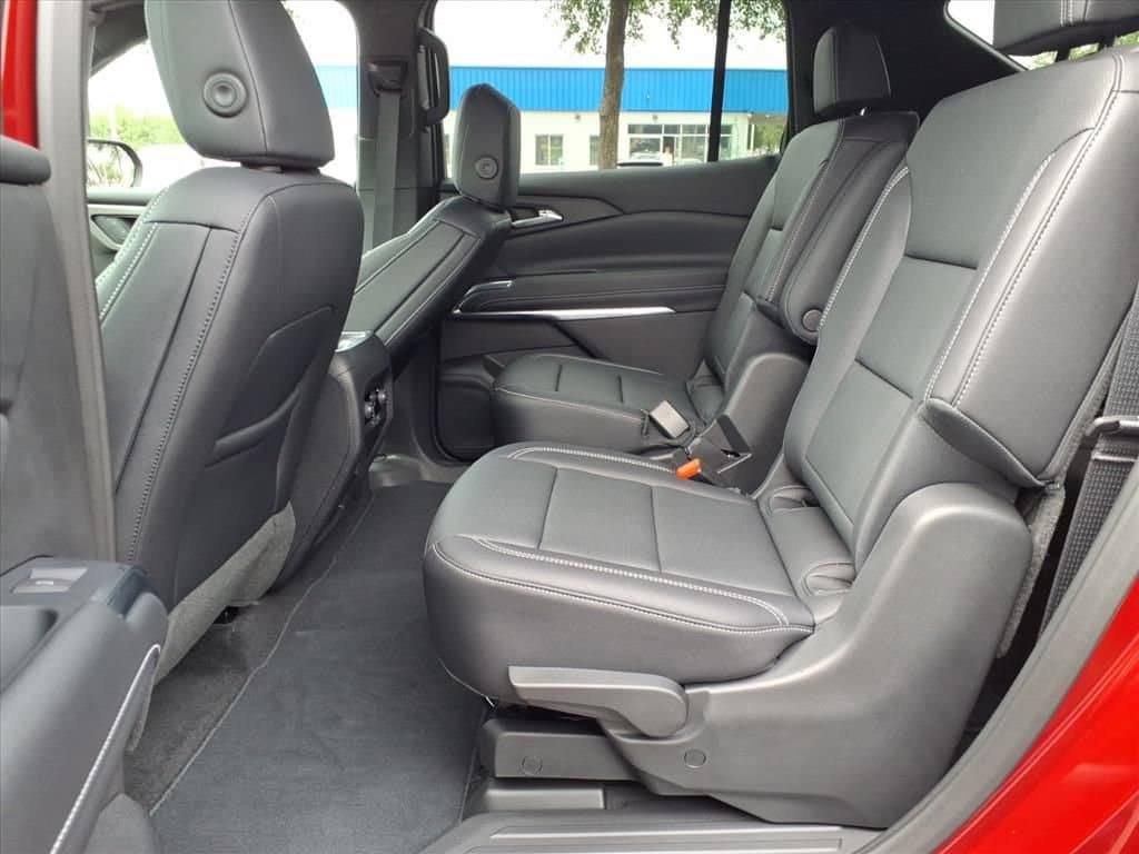Used 2025 Chevrolet Traverse LT w/ Driver Confidence Package FWD image 22