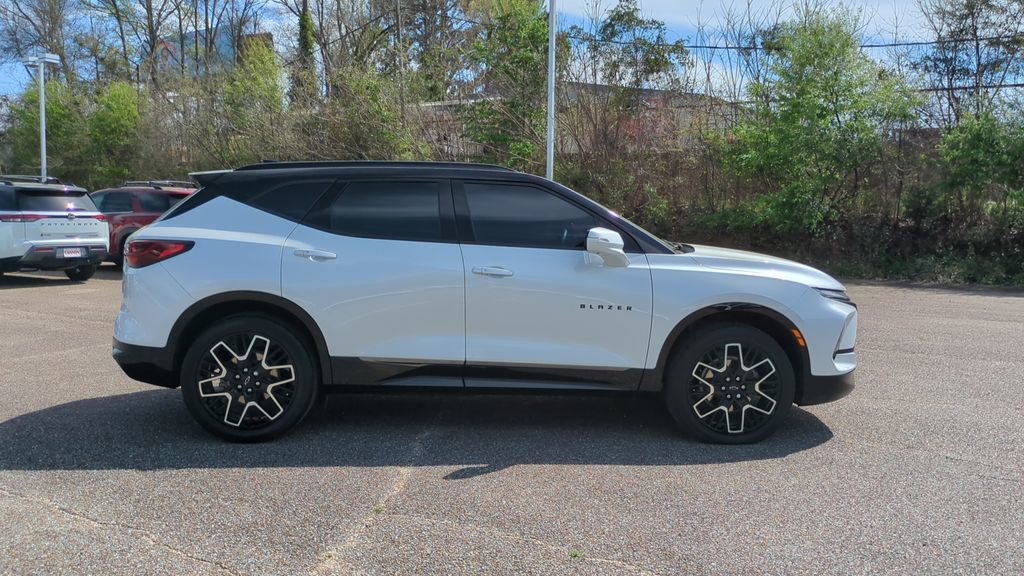 Used 2023 Chevrolet Blazer RS w/ Driver Confidence II Package image 4