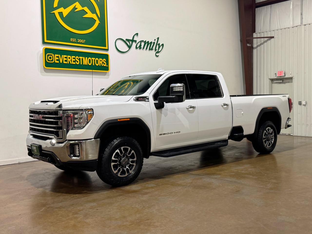 Used 2021 GMC Sierra 2500 SLT AWD/4WD image 3