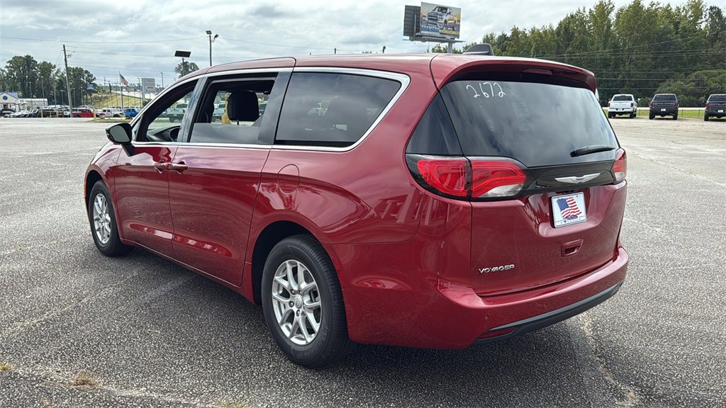 New 2026 Chrysler Voyager LX image 6