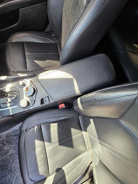 Used 2017 Alfa Romeo Giulia RWD image 24