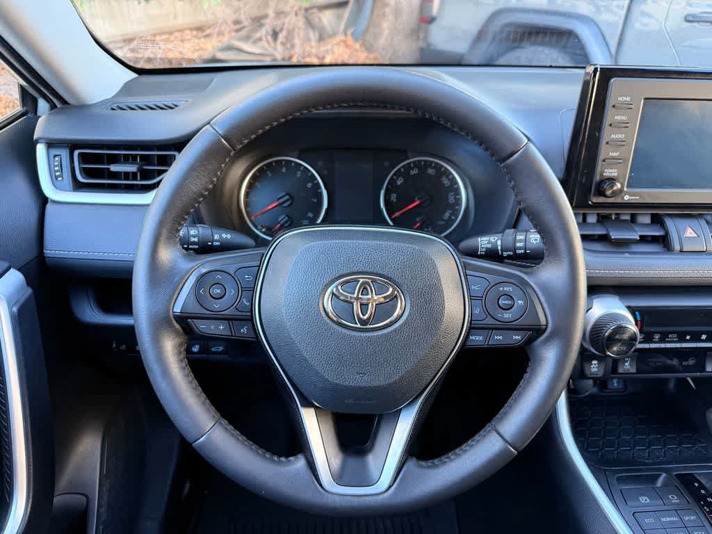 Used 2021 Toyota RAV4 XLE w/ Convenience Package AWD/4WD image 11