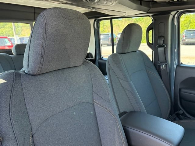 New 2026 Jeep Gladiator Sport AWD/4WD image 28