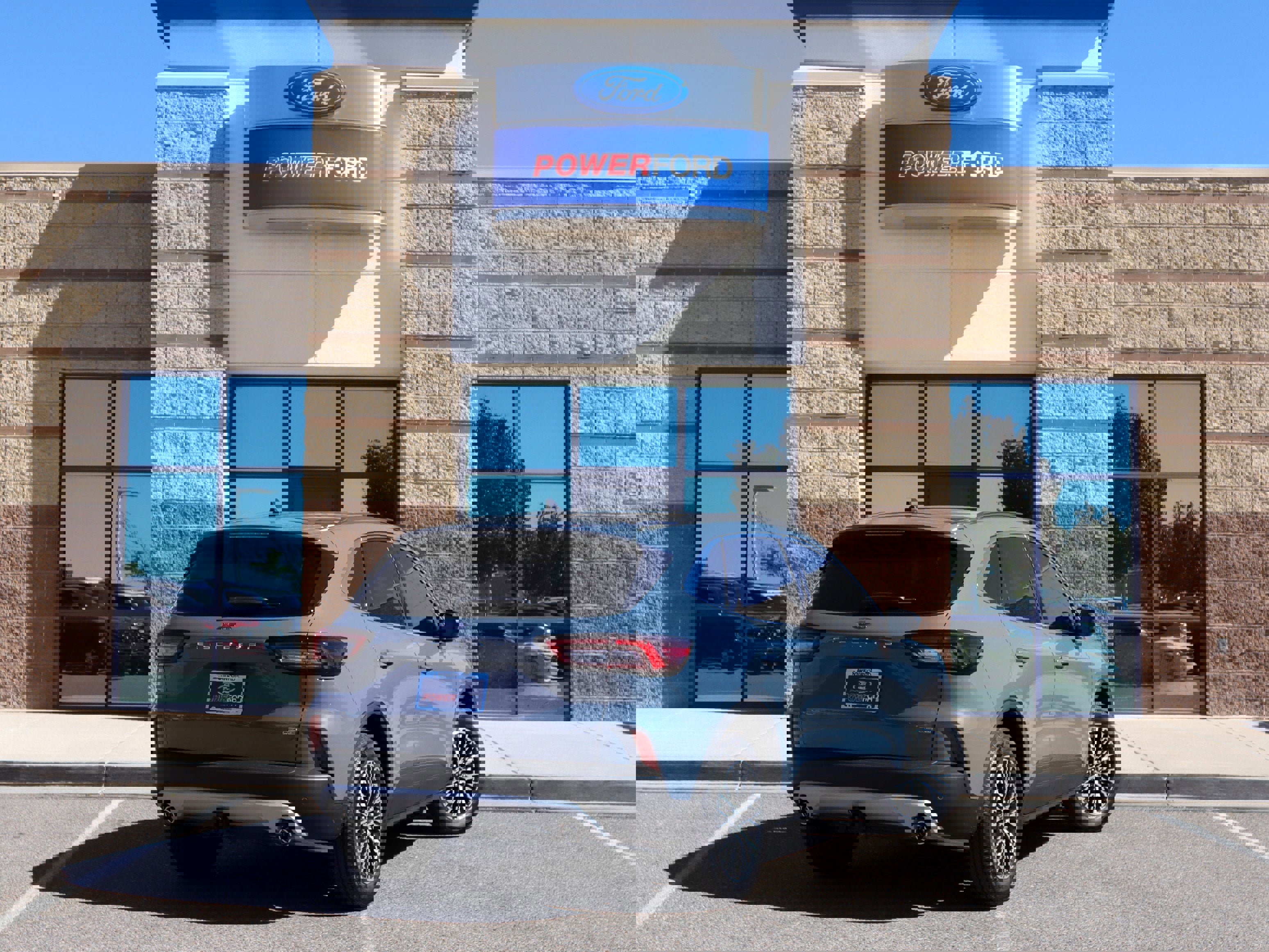 New 2025 Ford Escape SE w/ Class II Trailer Tow Package image 6