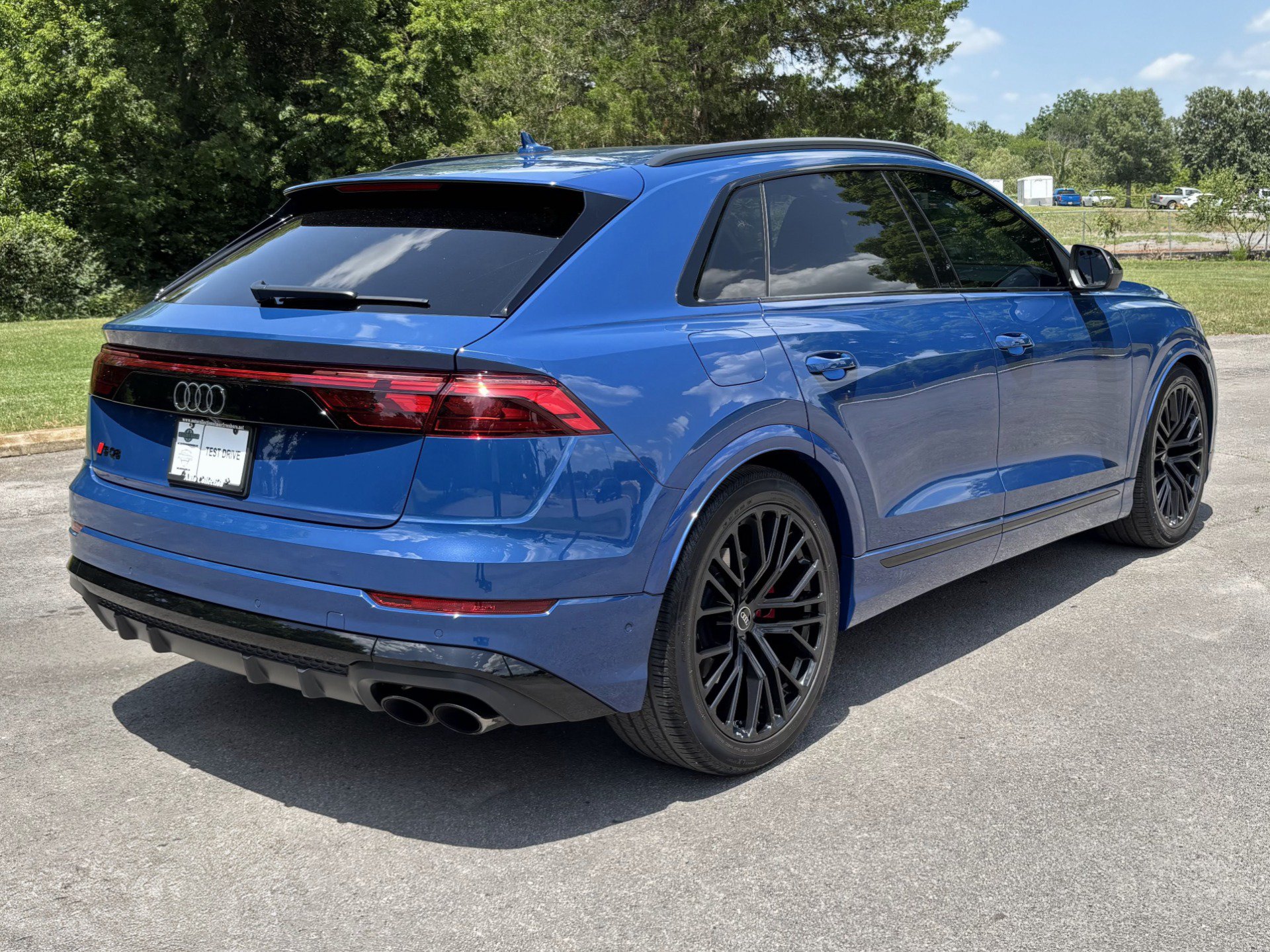 Used 2024 Audi SQ8 Prestige AWD/4WD image 3