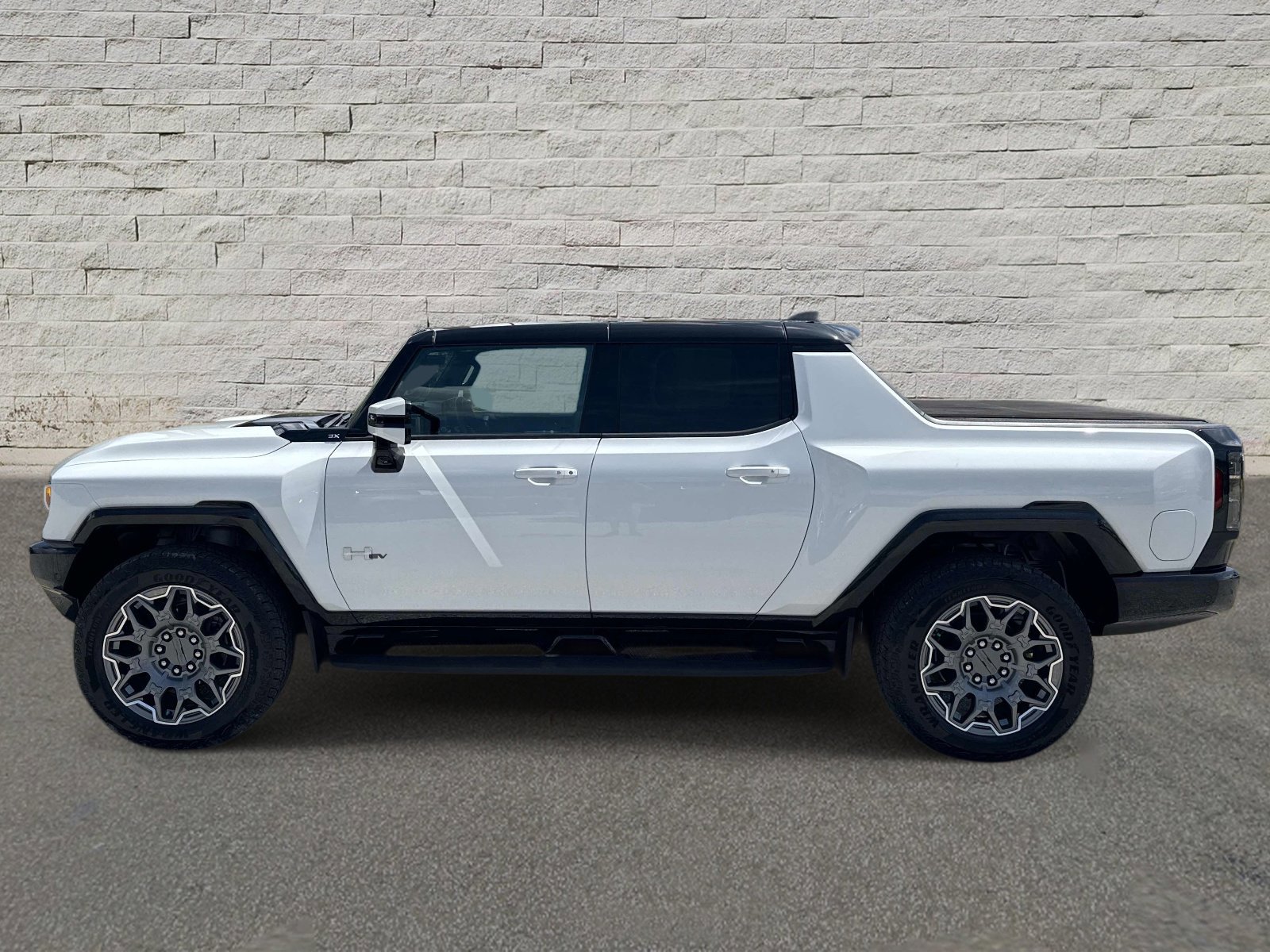 Used 2024 GMC Hummer EV 3X w/ Battery Pack, 24 Module Pack AWD/4WD image 2