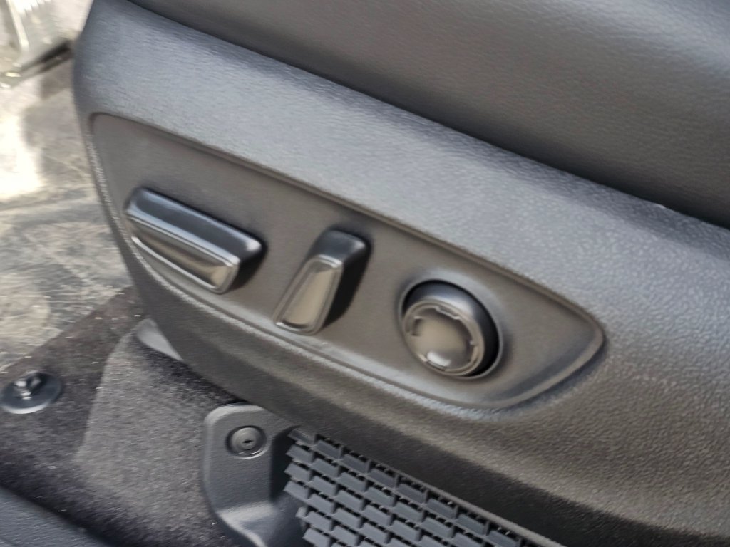 New 2026 Toyota Sienna Platinum AWD/4WD image 22