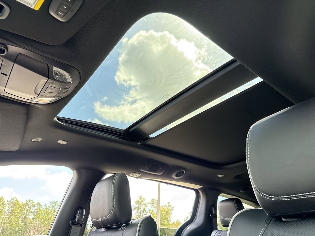 New 2026 Chrysler Pacifica Limited w/ S Appearance Package image 17