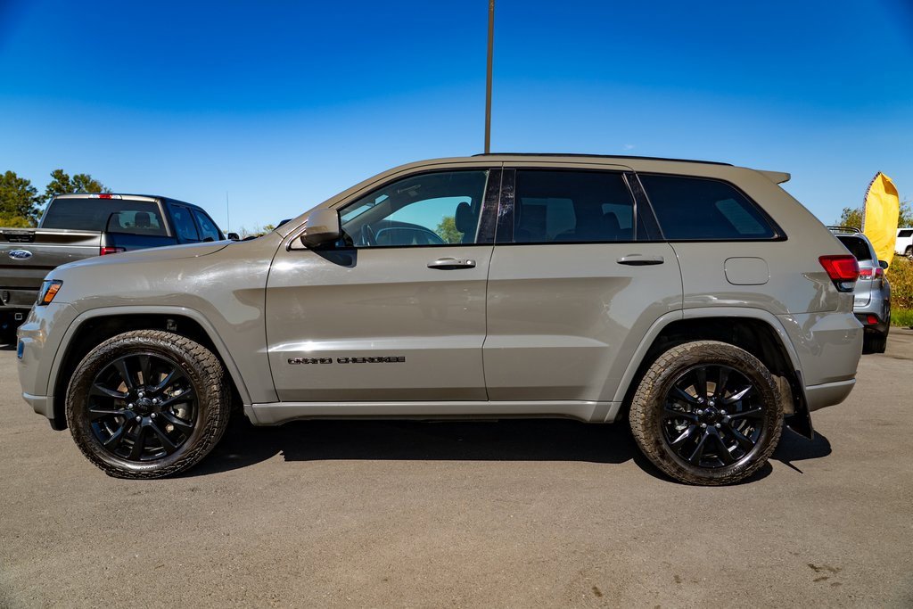 Used 2021 Jeep Grand Cherokee Laredo X image 13