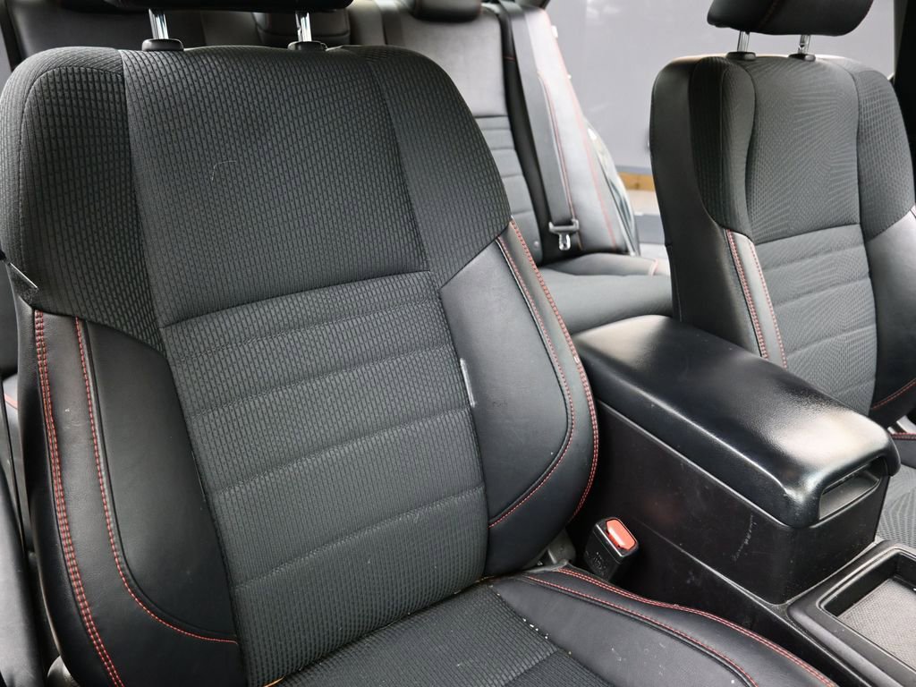 Used 2017 Toyota Camry SE w/ Moonroof Package image 14