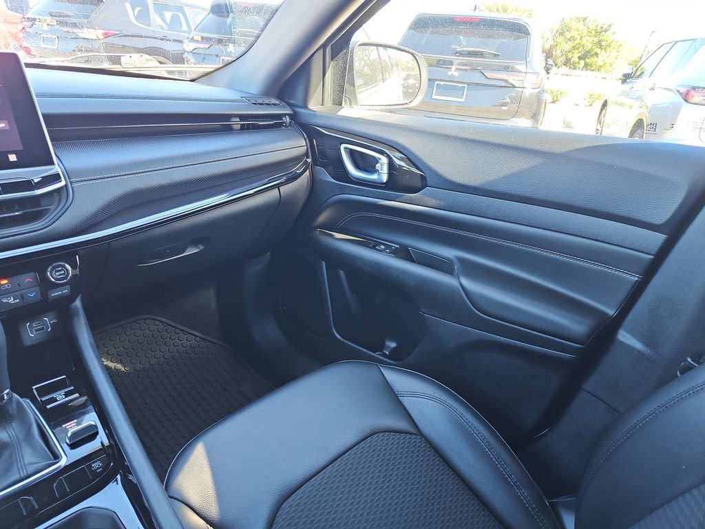 Used 2022 Jeep Compass Altitude w/ Convenience Group image 12