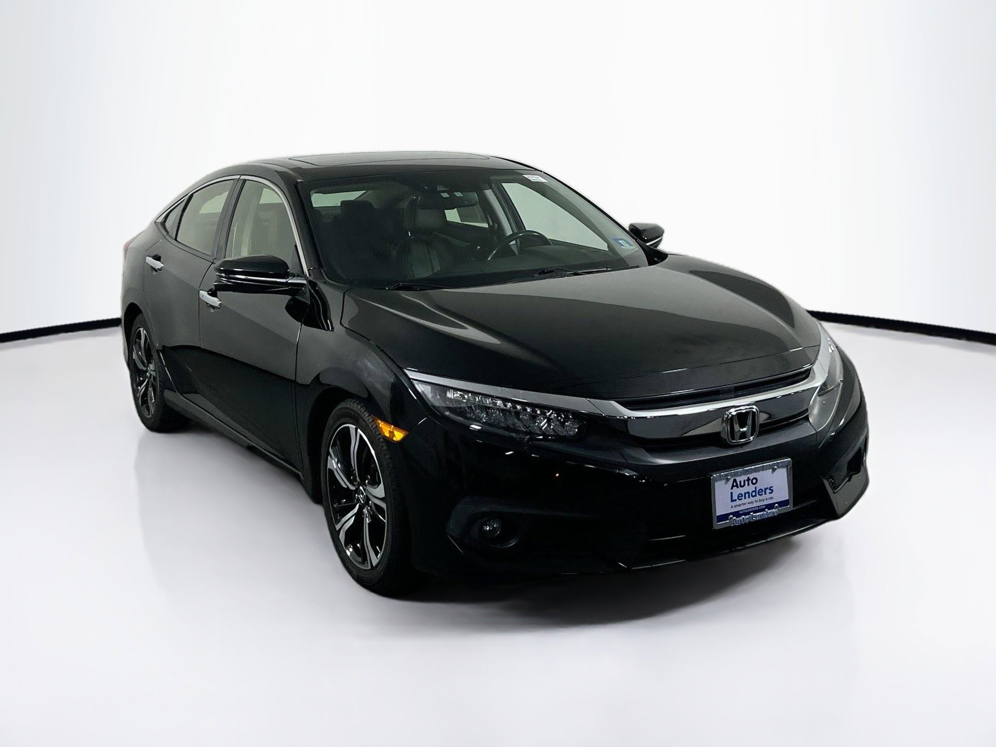 Used 2018 Honda Civic Touring image 3