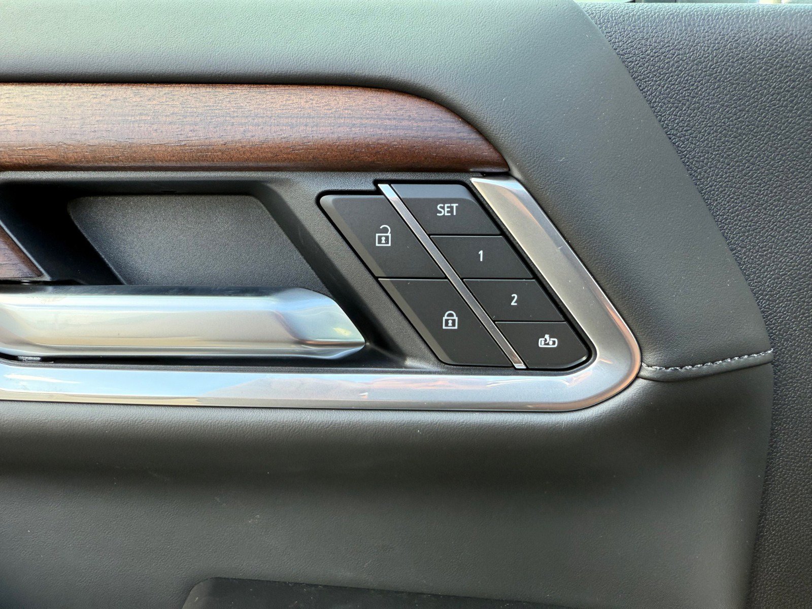 New 2025 GMC Sierra 2500 Denali Ultimate image 13