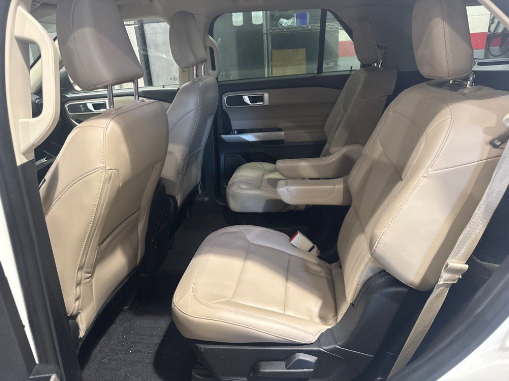 Used 2022 Ford Explorer XLT w/ Equipment Group 202A RWD image 7