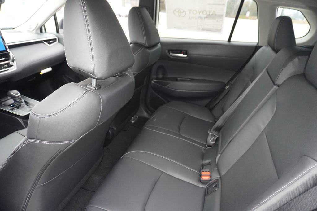 Used 2026 Toyota Corolla Cross XLE image 9