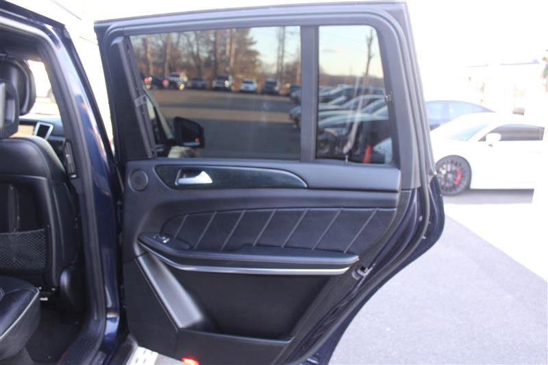 Used 2014 Mercedes-Benz GL 550 GL 550 image 19
