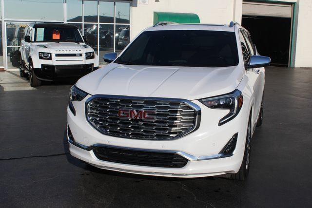 Used 2020 GMC Terrain Denali w/ LPO, Floor Liner Package FWD image 3