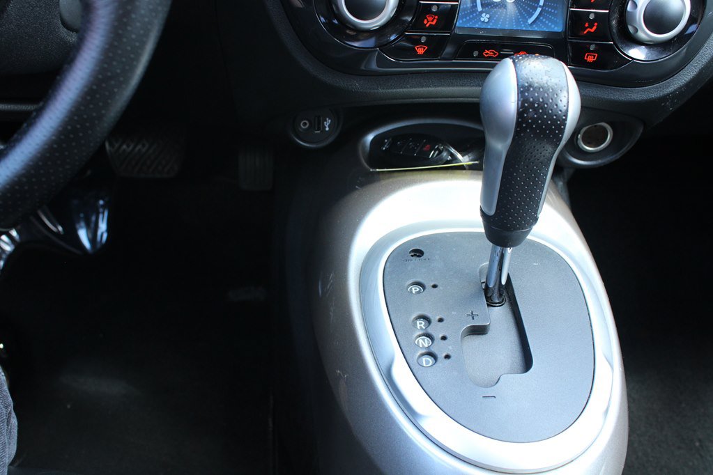 Used 2011 Nissan Juke SL AWD/4WD image 13