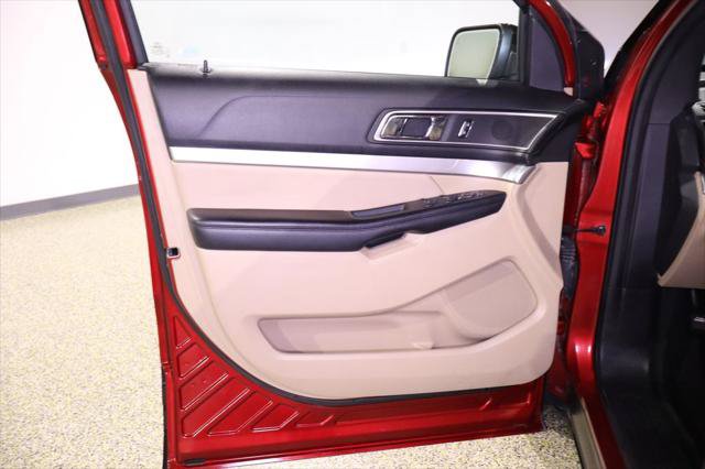 Used 2017 Ford Explorer XLT w/ Equipment Group 202A FWD image 34