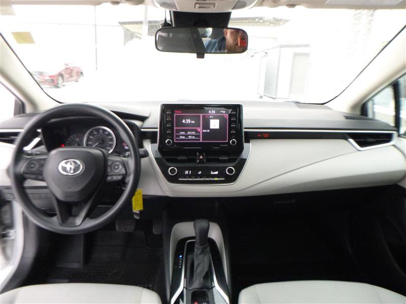 Used 2021 Toyota Corolla LE image 9