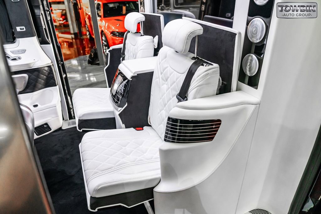 Used 2020 Mercedes-Benz Metris Passenger image 15