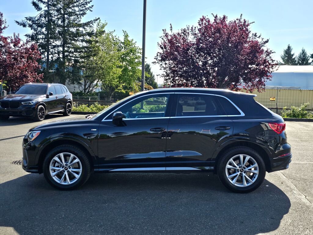 Used 2022 Audi Q3 2.0T Premium w/ Convenience Package AWD/4WD image 4