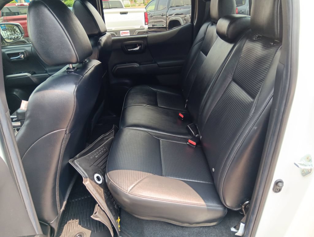 Used 2023 Toyota Tacoma TRD Off-Road w/ TRD Premium Off Road Package AWD/4WD image 25
