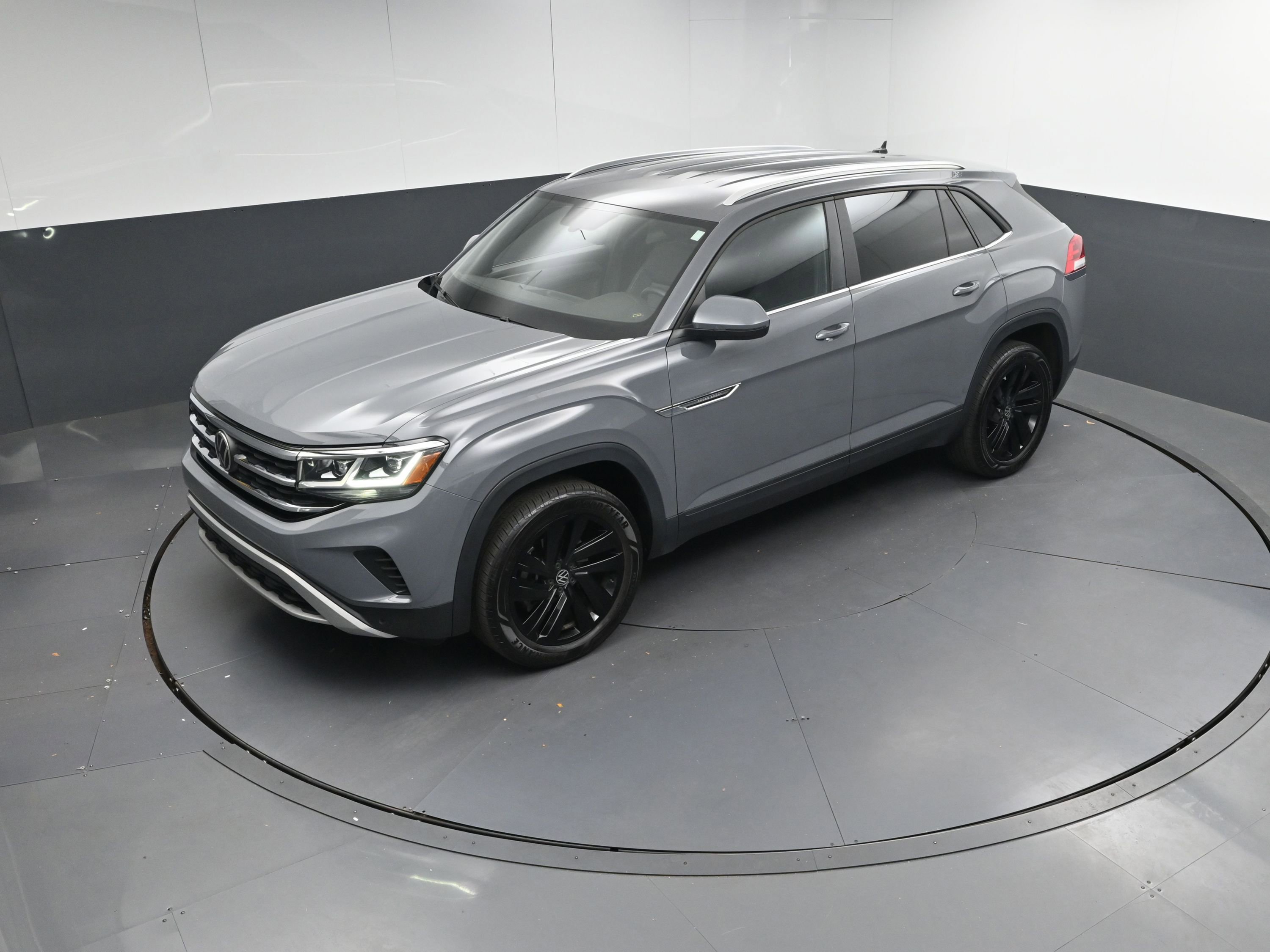 Used 2023 Volkswagen Atlas Cross Sport SE image 33