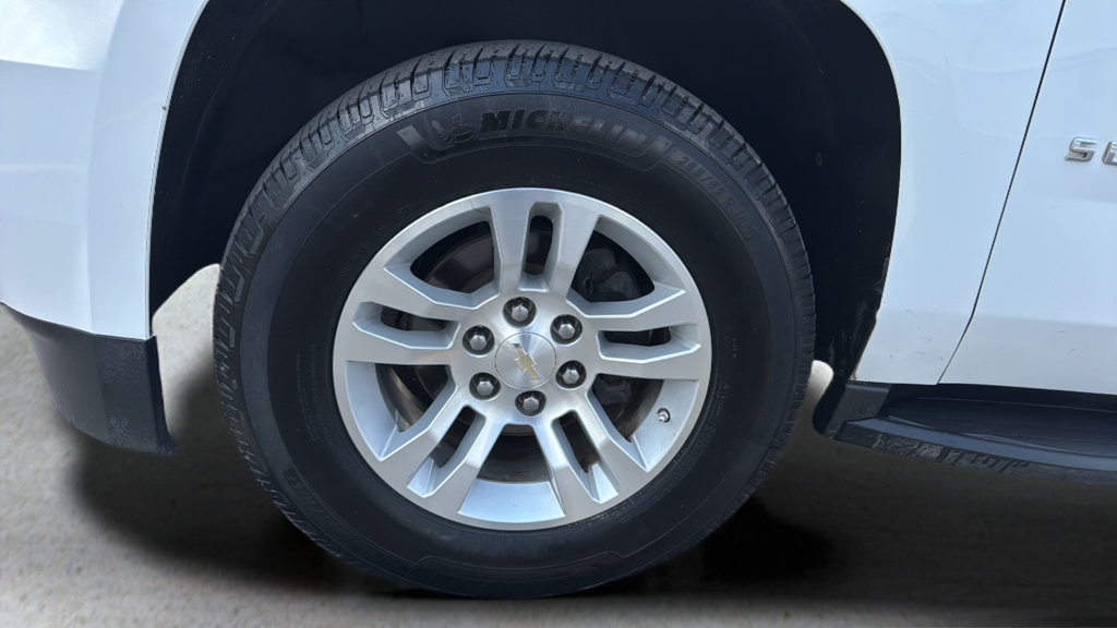 Used 2020 Chevrolet Suburban LT RWD image 19