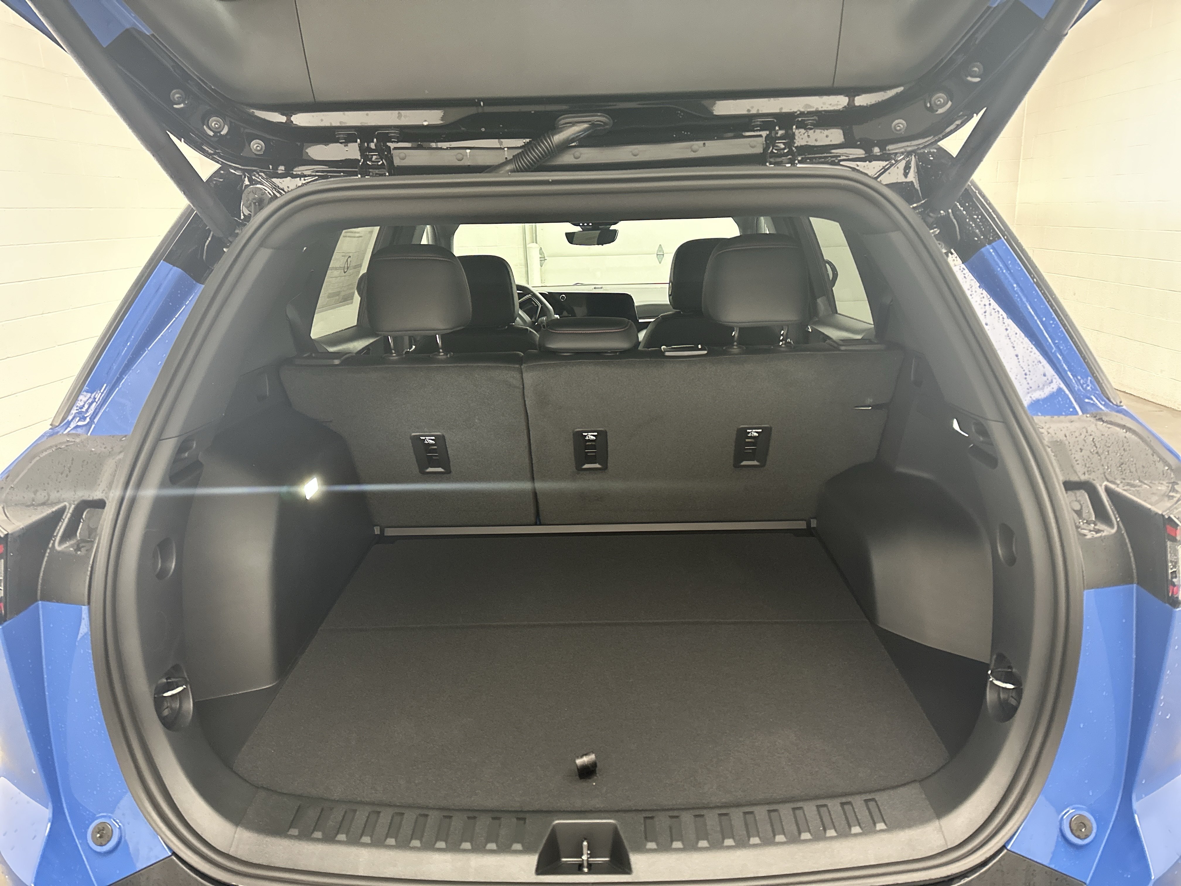 New 2026 Chevrolet Equinox RS w/ Convenience Package III FWD image 11