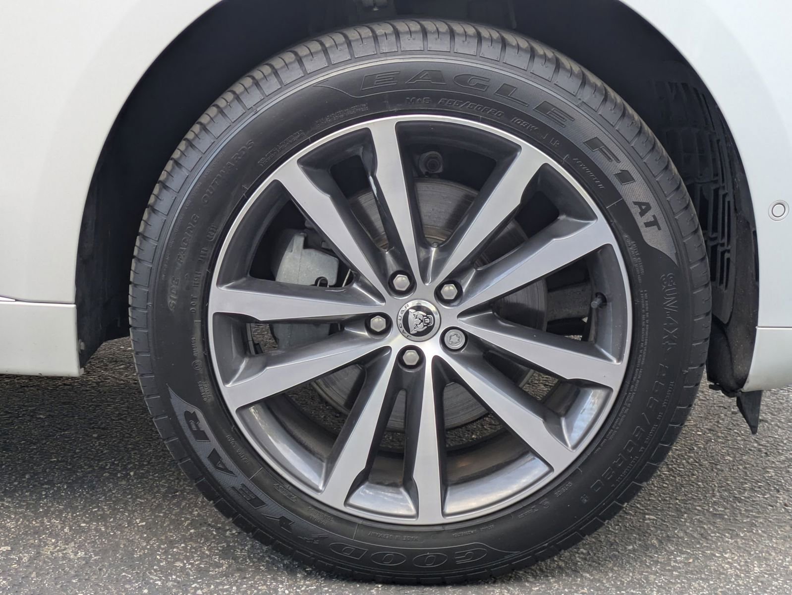 Used 2024 Jaguar F-PACE R-Dynamic S image 10