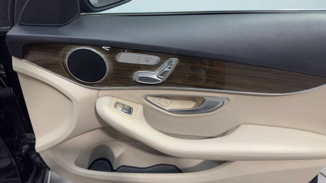 Used 2019 Mercedes-Benz C 300 Sedan image 13