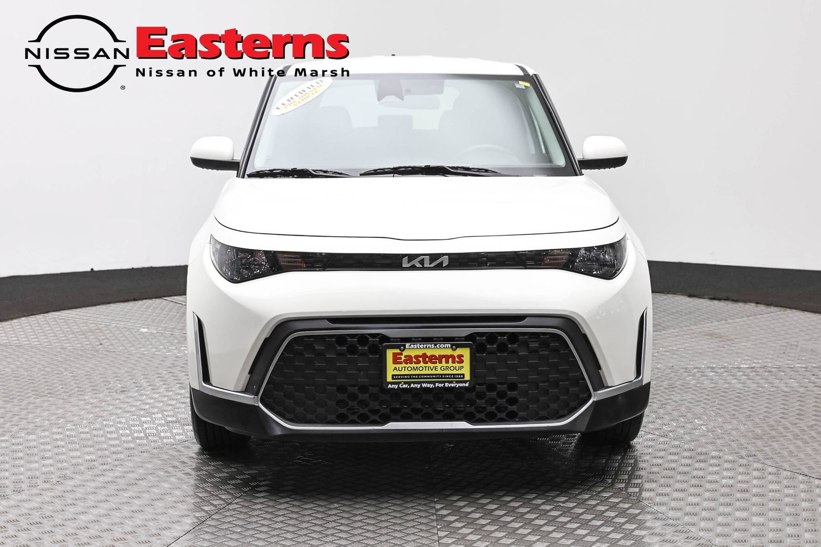 Used 2024 Kia Soul LX w/ Option Group 015 FWD image 2