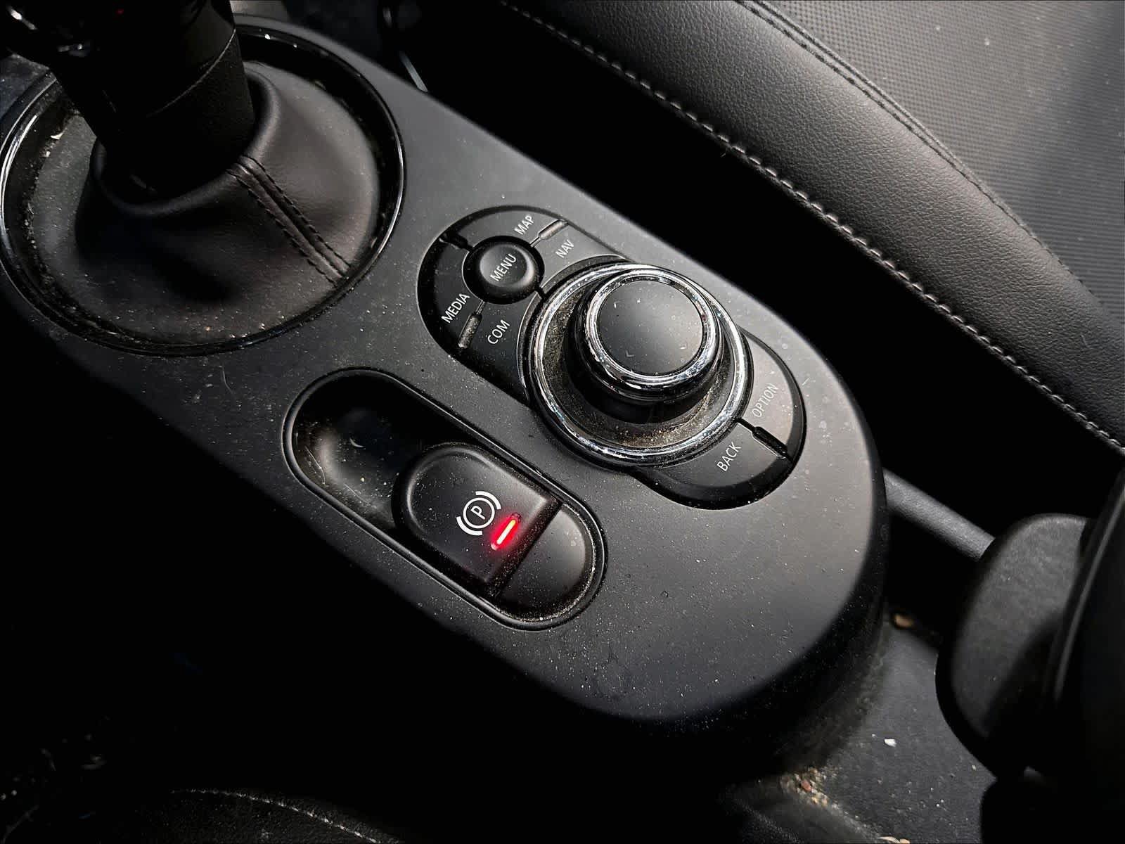 Used 2024 MINI Cooper SE FWD image 36