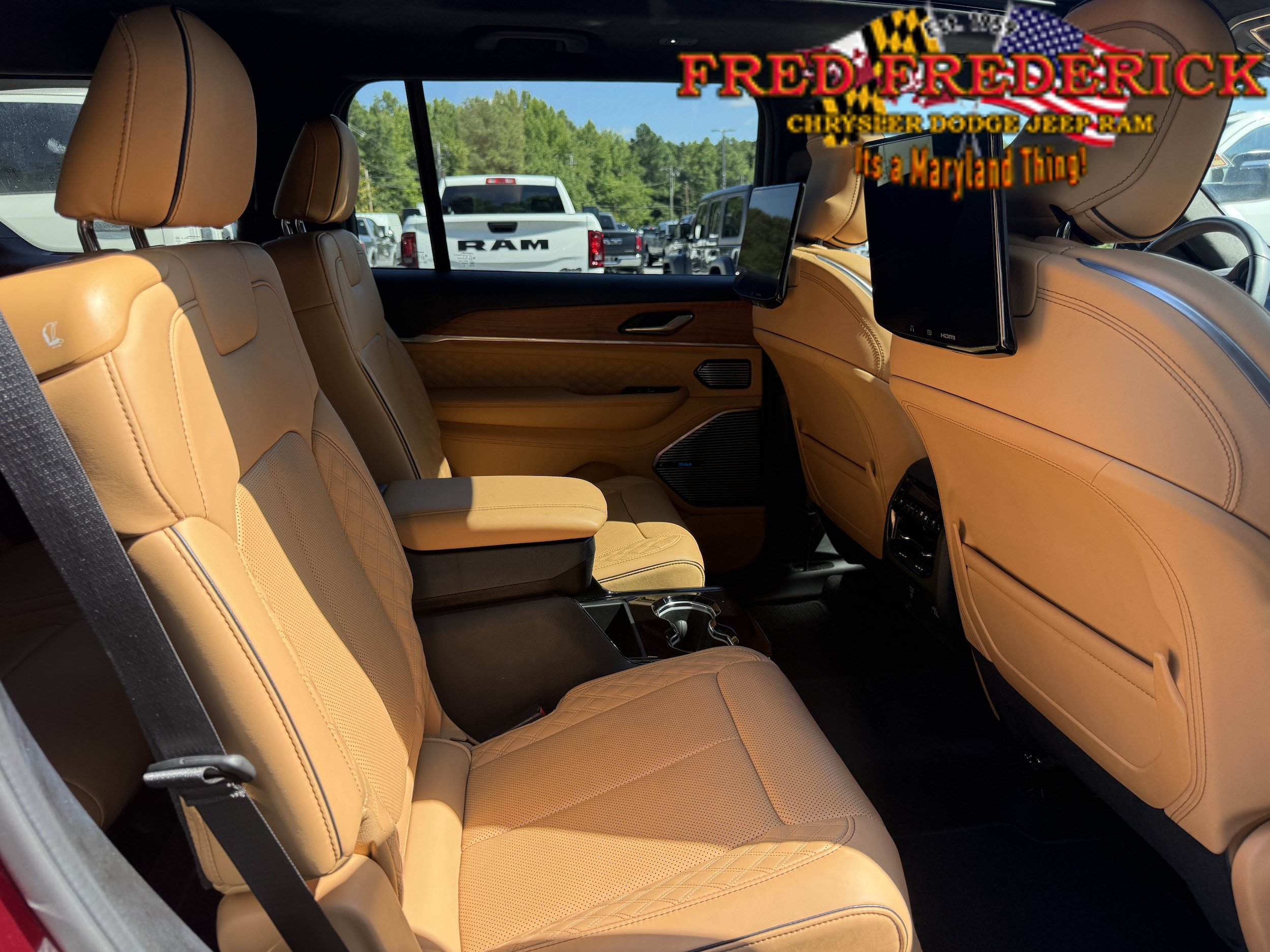 Used 2025 Jeep Grand Cherokee L Summit AWD/4WD image 18