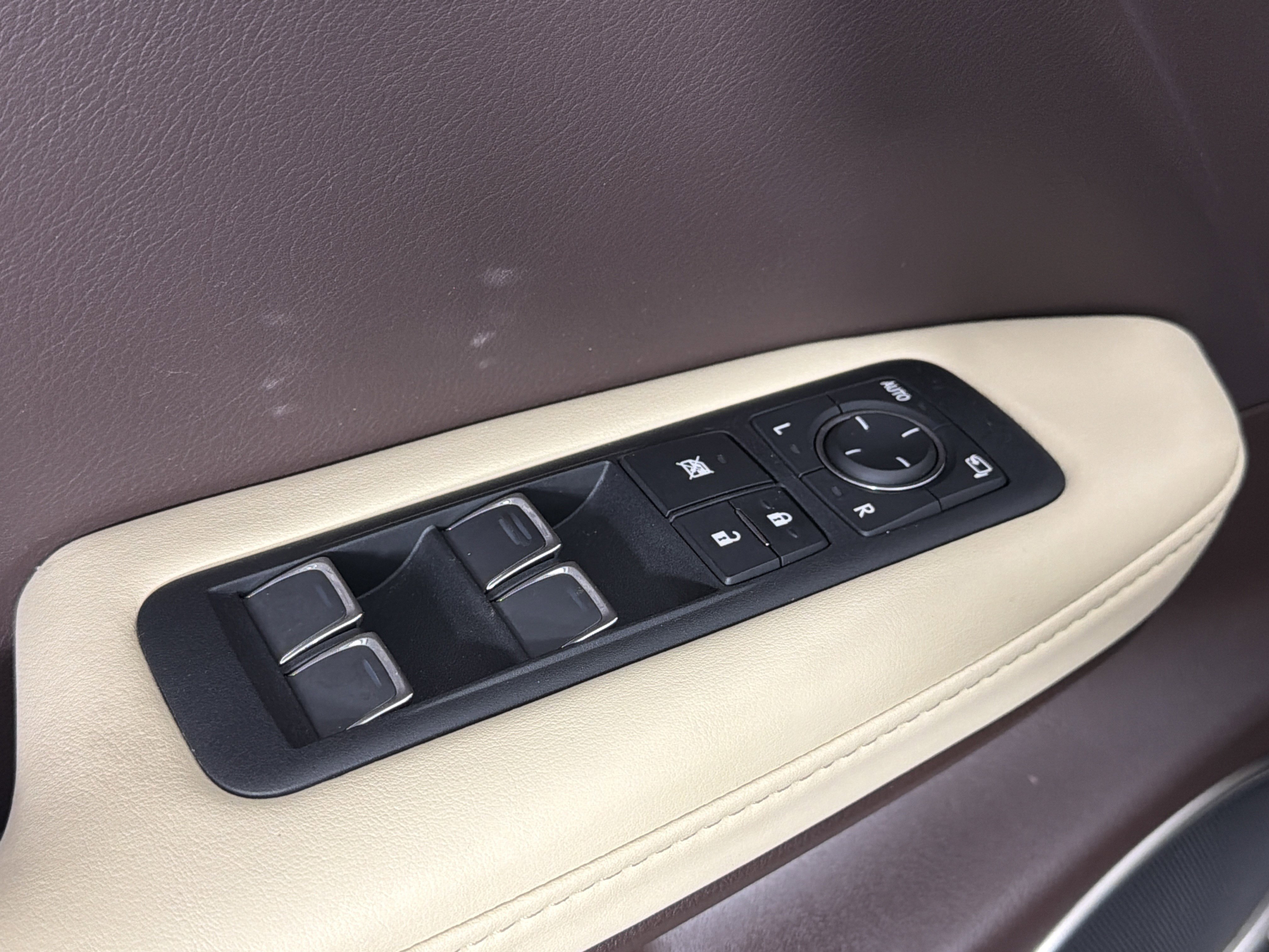 Used 2019 Lexus RX 450h AWD w/ Navigation Package image 8