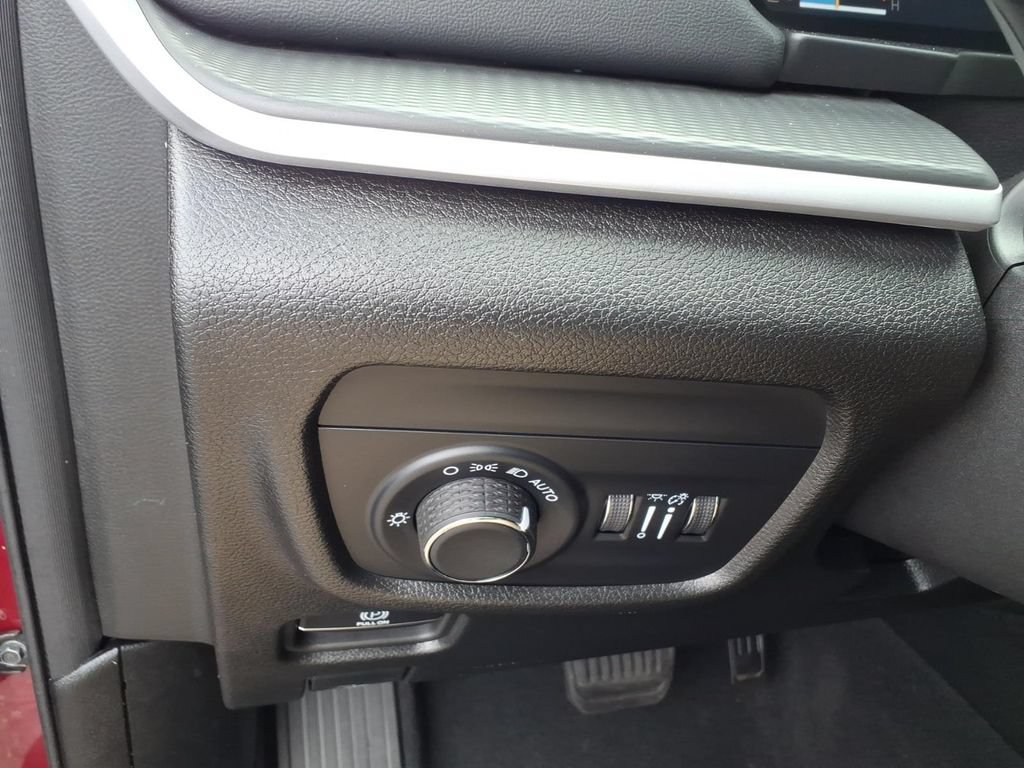 Used 2023 Jeep Grand Cherokee L Laredo AWD/4WD image 30