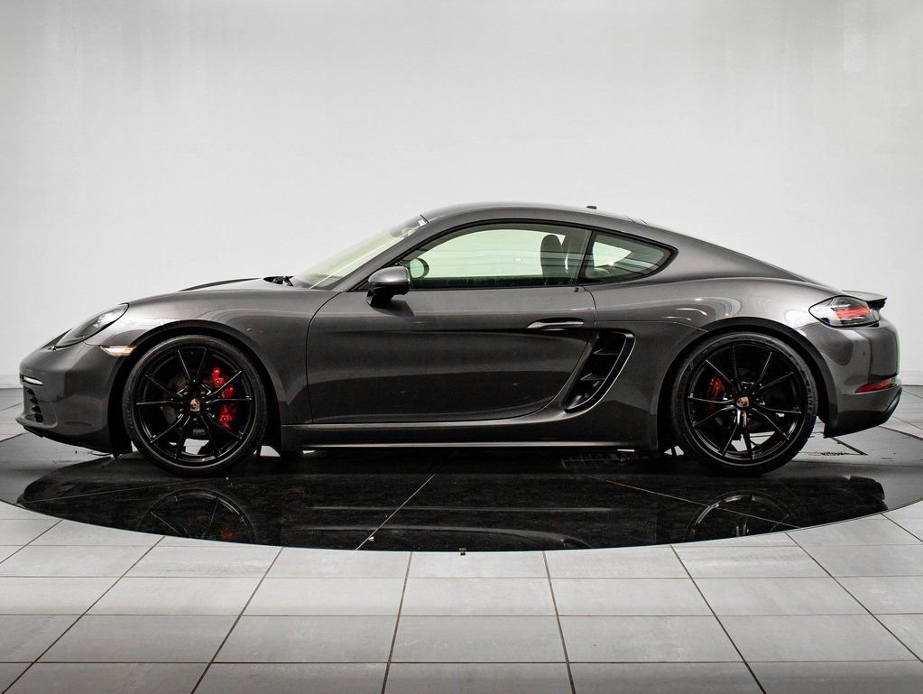 Used 2018 Porsche 718 Cayman S image 2
