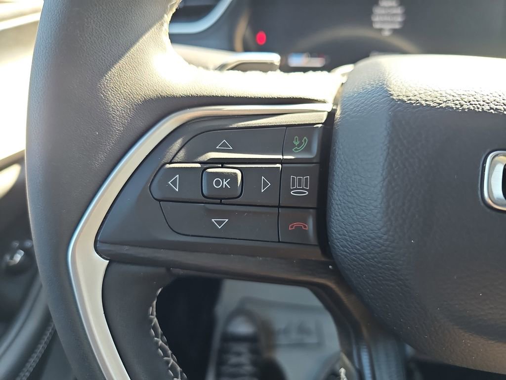 Used 2025 Jeep Grand Cherokee Laredo X w/ Trailer Tow Package image 20