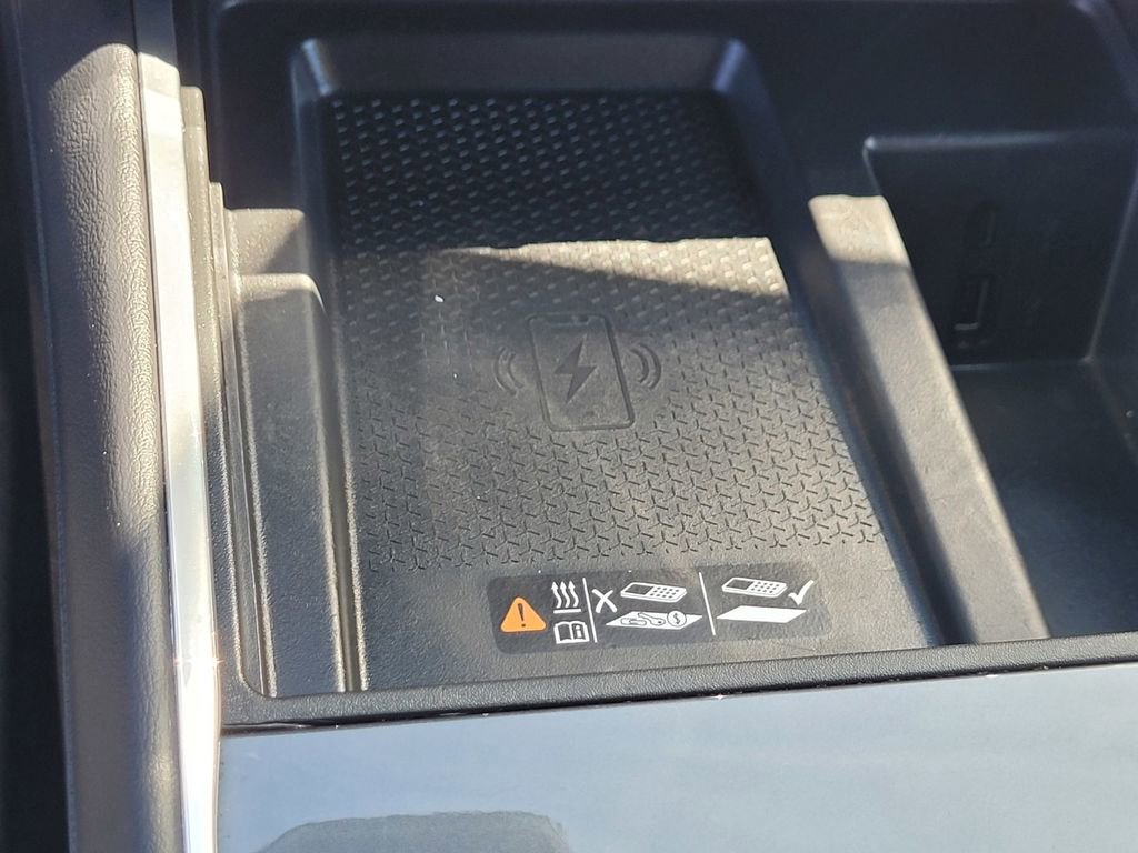 Used 2025 GMC Acadia Elevation image 21