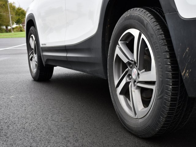 Used 2020 GMC Terrain SLT image 9