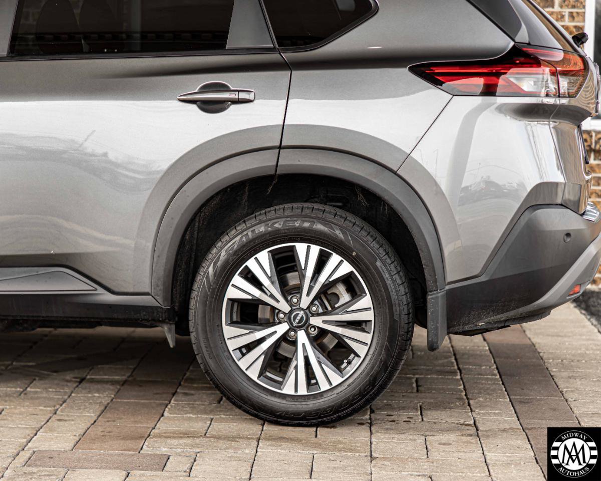 Used 2022 Nissan Rogue SV FWD image 4