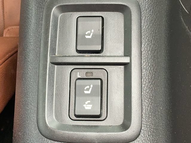 Used 2016 Toyota Sequoia Platinum RWD image 19