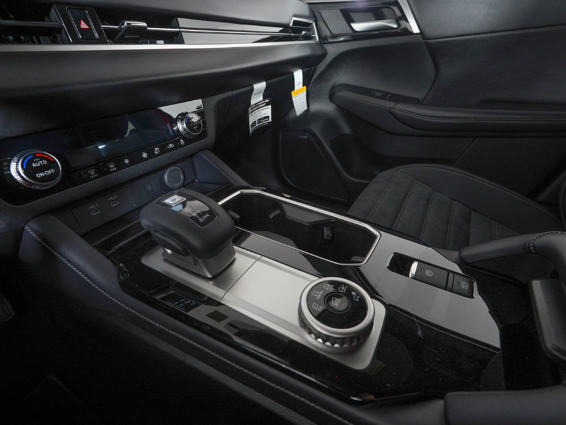New 2026 Mitsubishi Outlander LE FWD image 14