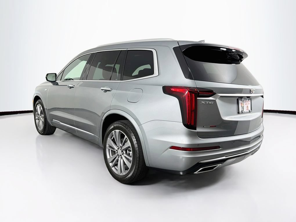 Used 2025 Cadillac XT6 Premium Luxury FWD image 7
