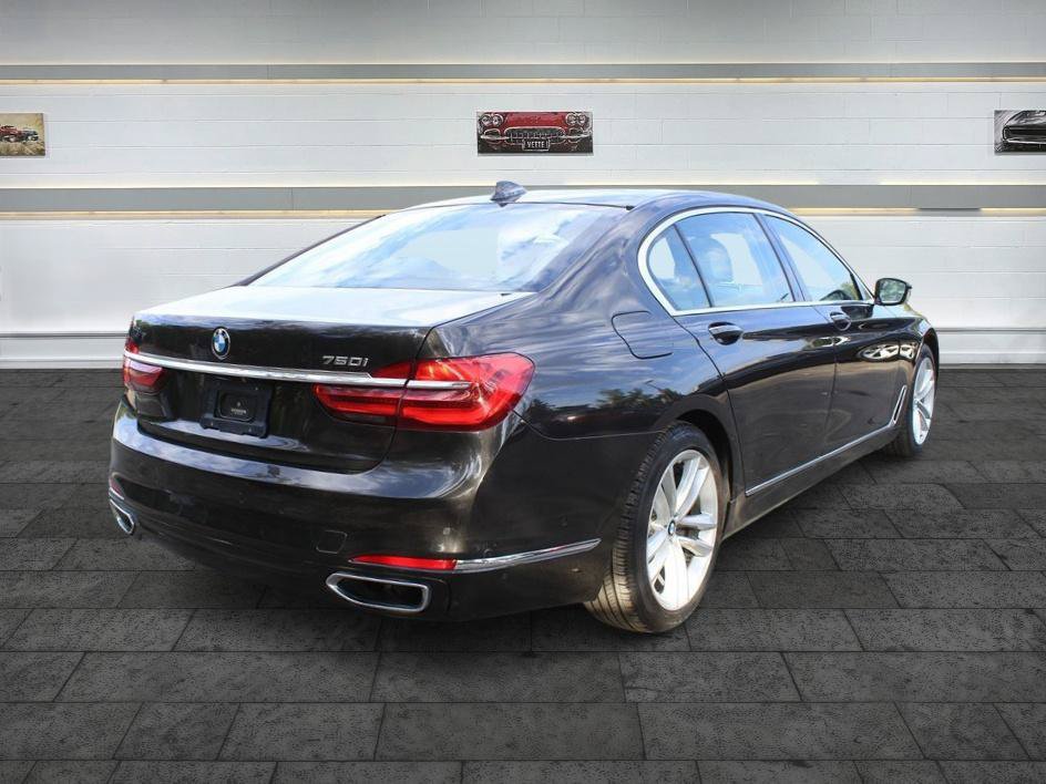 Used 2016 BMW 750i RWD image 7