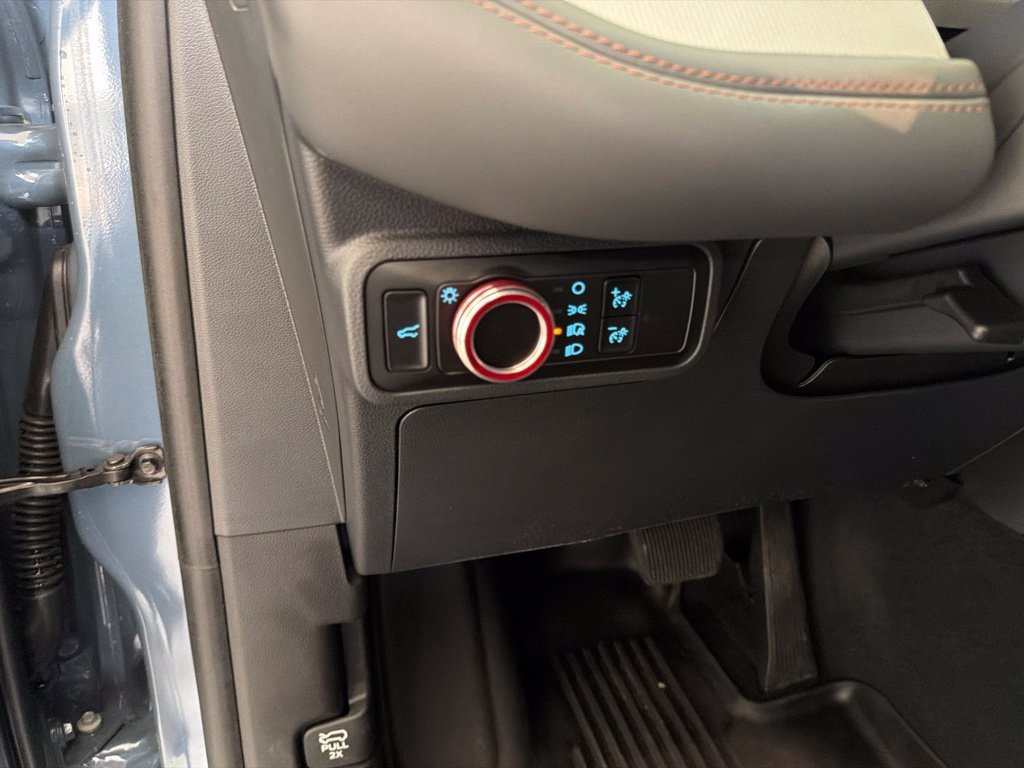 Used 2025 Ford Explorer Active RWD image 47