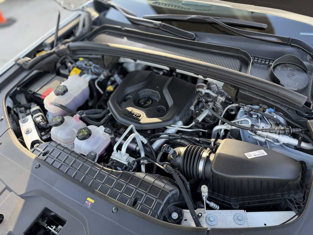 Used 2023 Jeep Grand Cherokee Overland w/ Advanced Protech Group III image 41