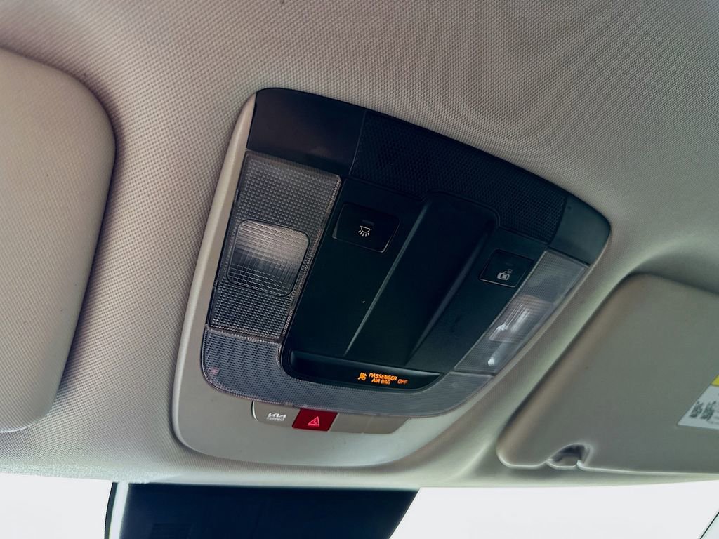 Used 2025 Kia Sportage EX image 32